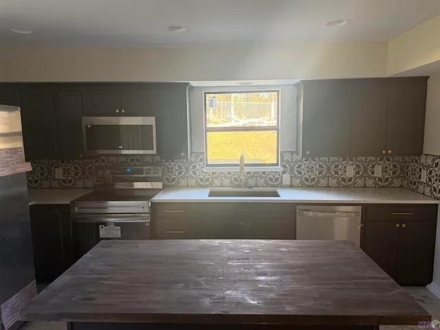 $385,000 | 227 White Road, Frierson, LA 71027