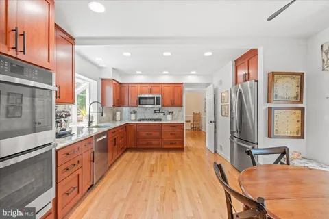 $1,250,000 | 3800 Ridgelea Drive, Fairfax, VA 22031