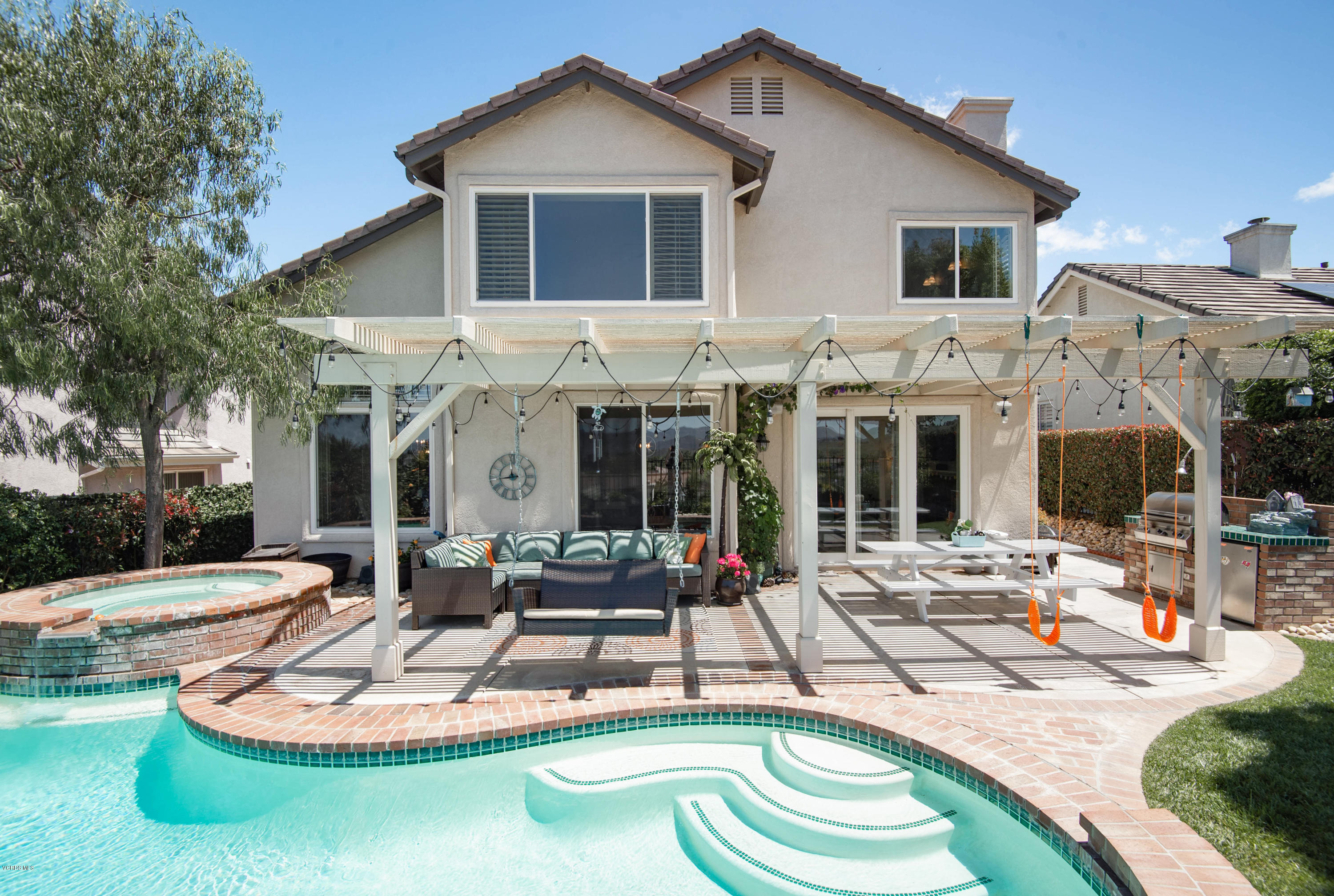 2452 Gillingham Circle Thousand Oaks, CA 91362 - Photo 41 of 43 a view of a house with swimming pool and sitting area