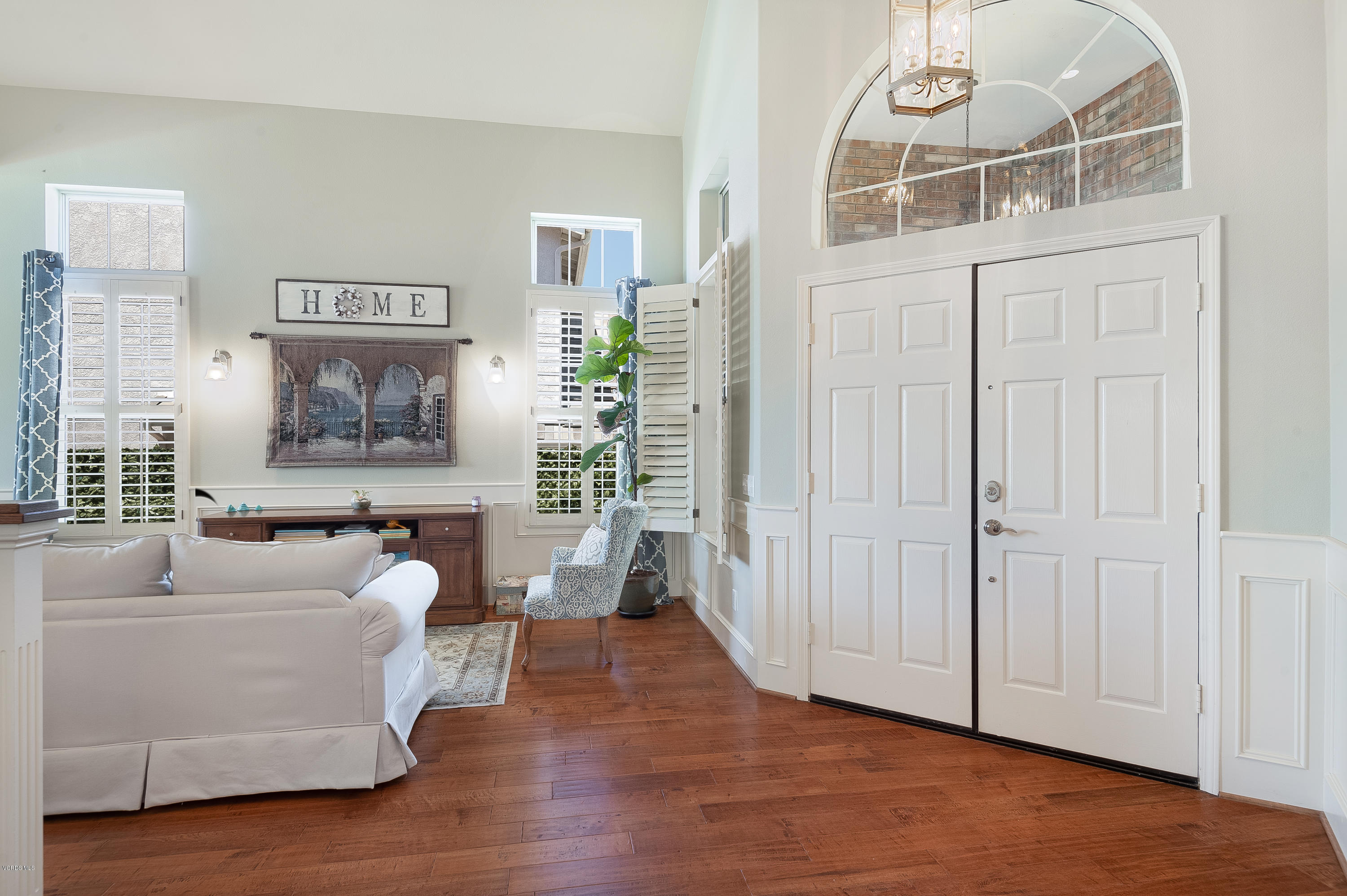 2452 Gillingham Circle Thousand Oaks, CA 91362 - Photo 6 of 43 a living room with furniture and a large window