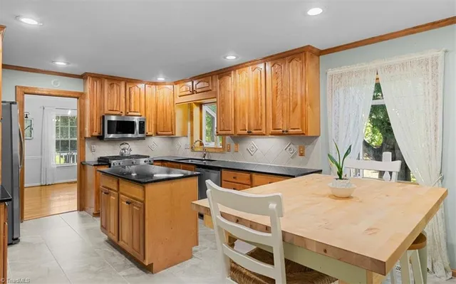 $419,000 | 801 Gretchen Lane, Greensboro, NC 27410