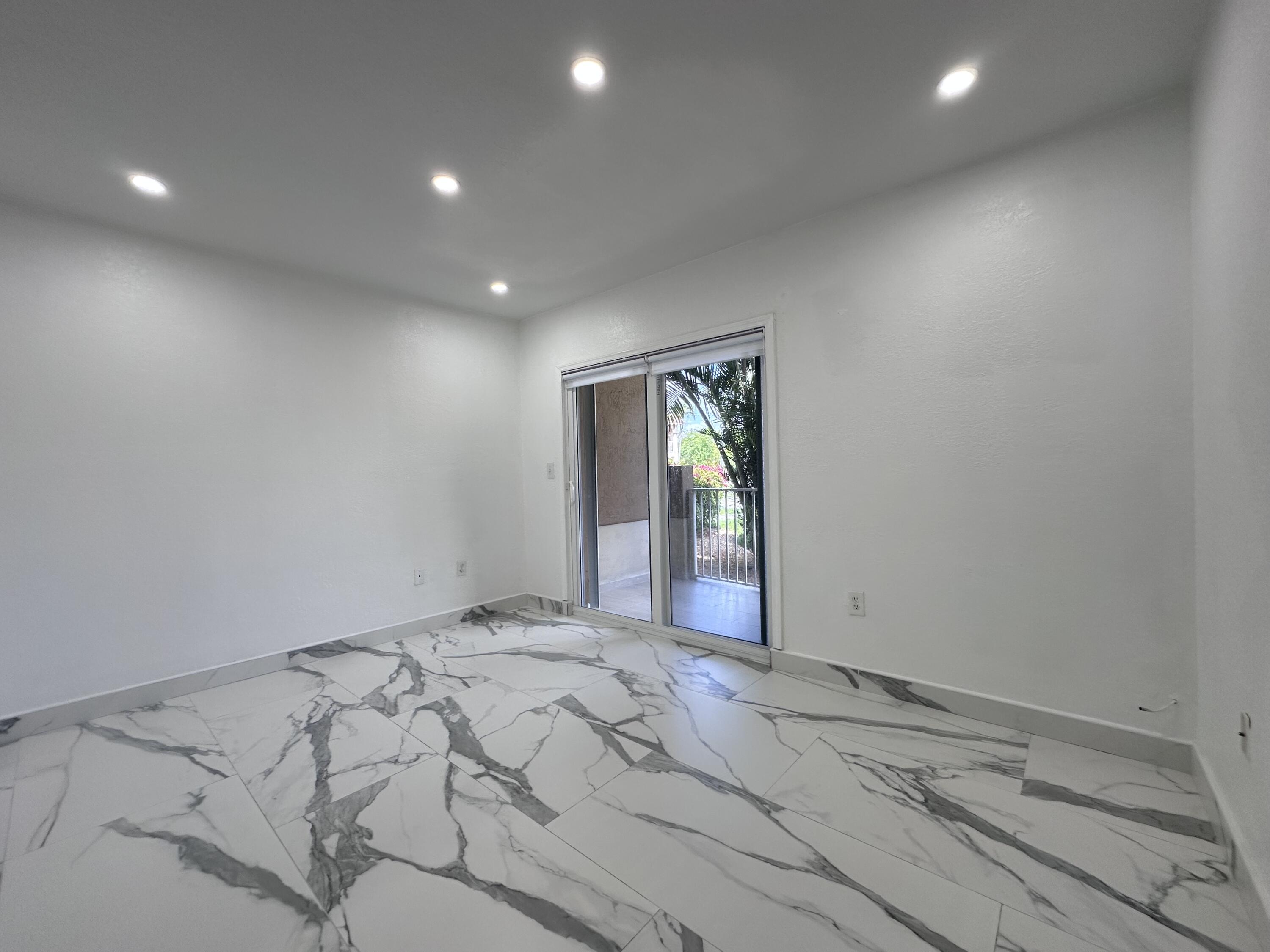 300 East 4th Street, Unit 103 Hialeah, FL 33010 - Photo 9 of 27 IMG_0818