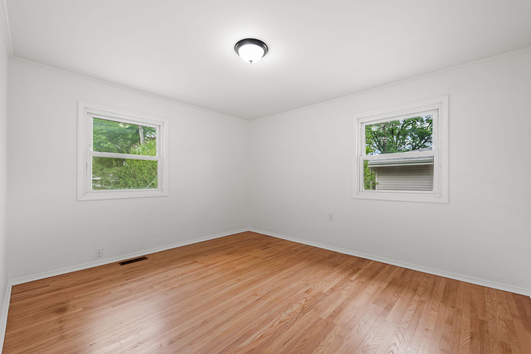 766 Fremont Road Valparaiso, IN 46385 - Photo 14 of 20 2048x1367