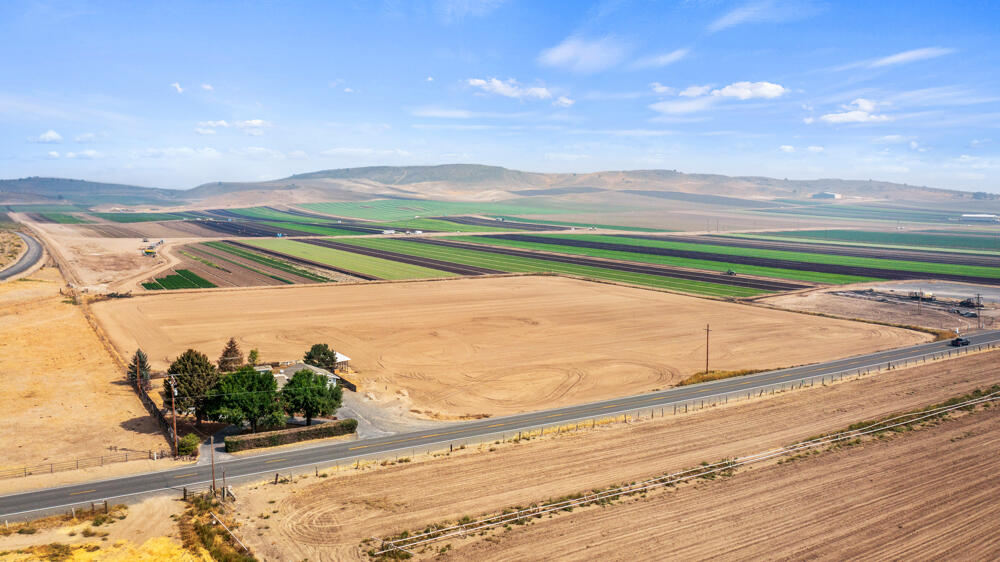 10601 Lower Klamath Lake Road Merrill, OR 97633 - Photo 62 of 70 10601LowerKlamathLakeRd.-Aerial-1