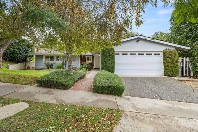 $995,000 | 20313 Aetna Street, Woodland Hills, CA 91367