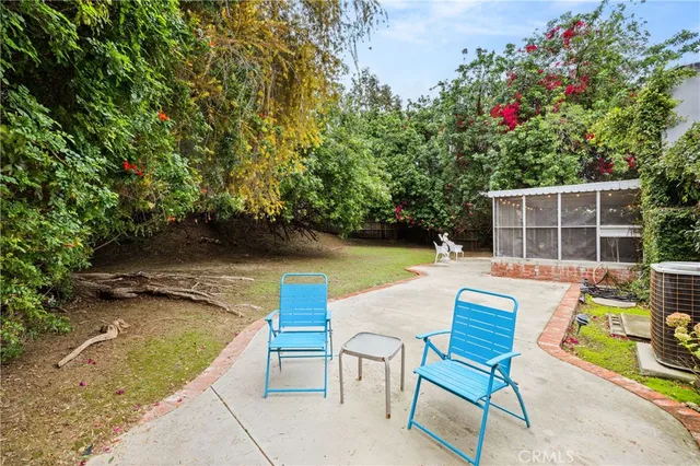 $995,000 | 20313 Aetna Street, Woodland Hills, CA 91367