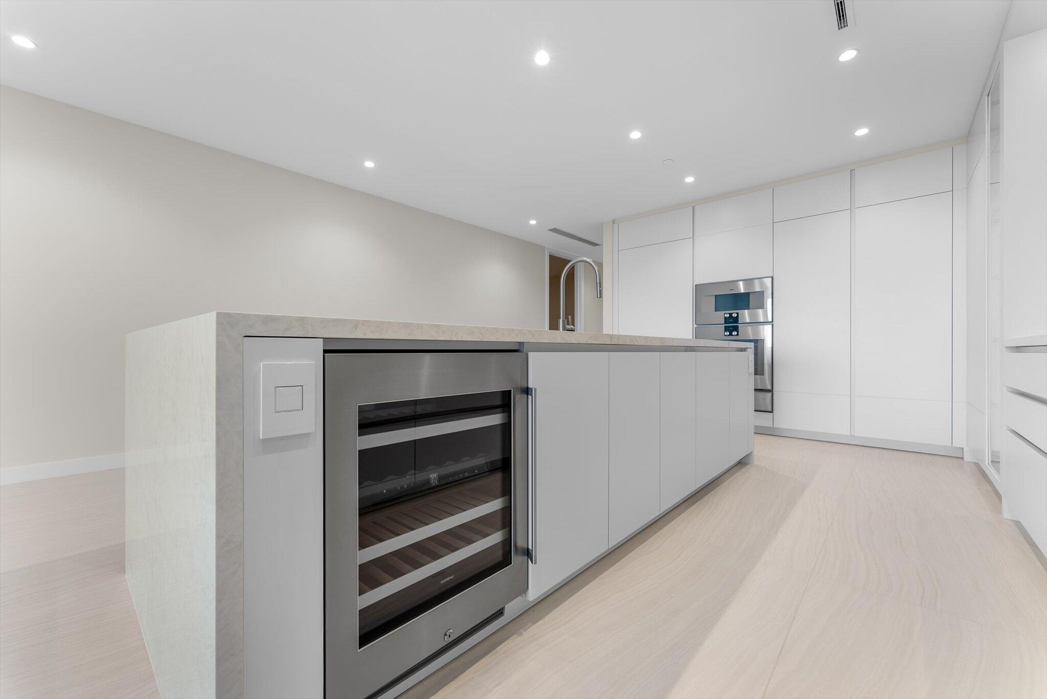 220 Southeast Mizner Boulevard, Unit 609 Boca Raton, FL 33432 - Photo 13 of 63 220 SE Mizner Blvd, 609