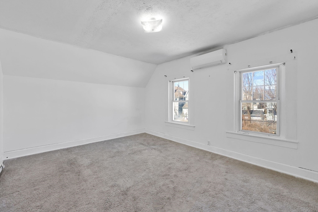 10 Hemlock Court Springfield, MA 01105 - Photo 16 of 23