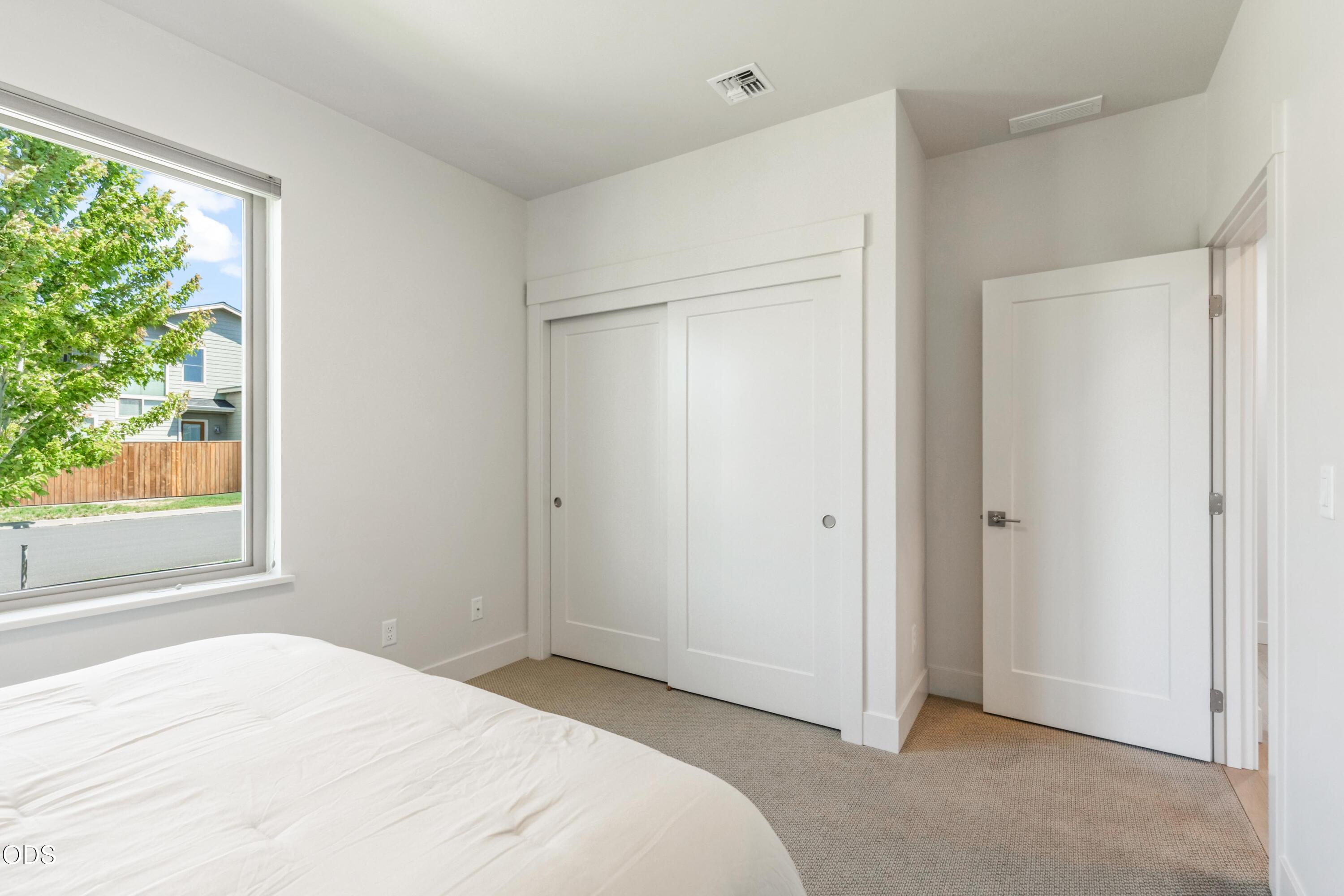 63177 Iner Loop Bend, OR 97701 - Photo 21 of 39