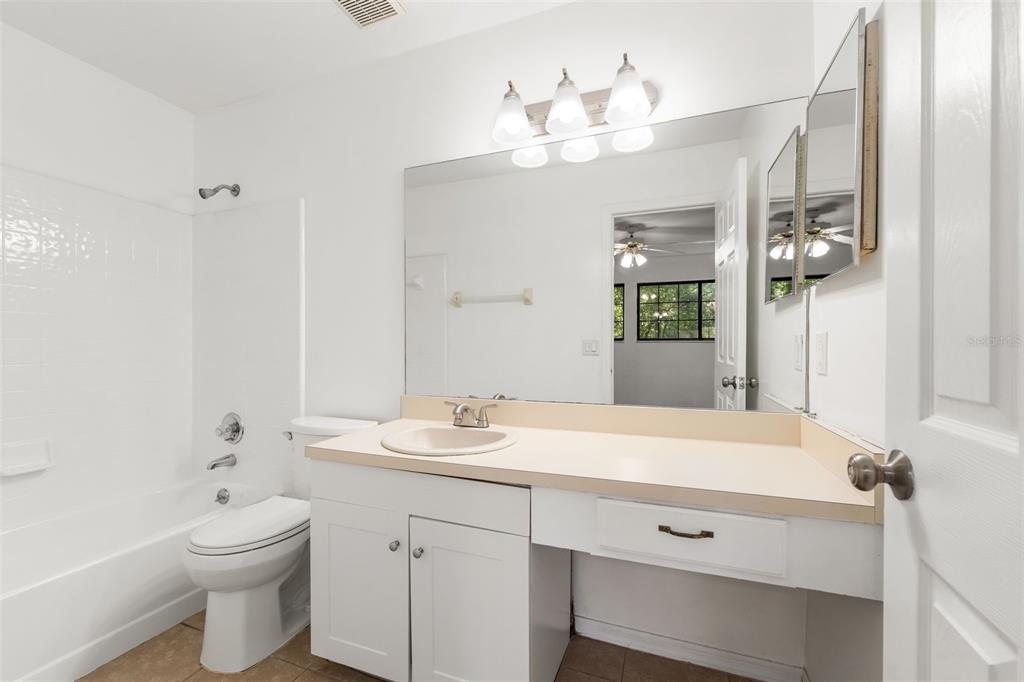 825 Southwest 55th Terrace Gainesville, FL 32607 - Photo 20 of 32