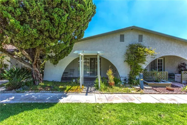 $333,999 | 199 Summit View Drive, Unit E, Calimesa, CA 92320