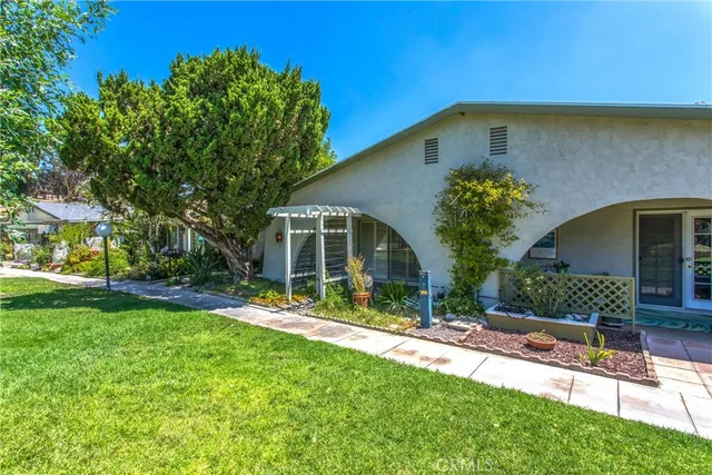 $333,999 | 199 Summit View Drive, Unit E, Calimesa, CA 92320