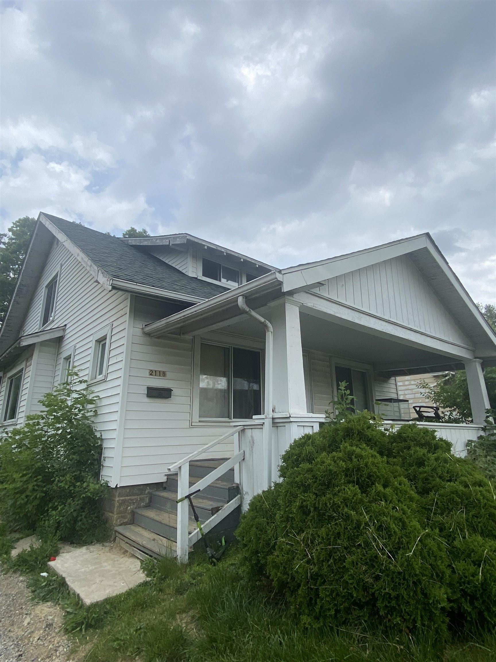 2118 Flushing Road Flint, MI 48504 - Photo 3 of 7 50144333-600f184f-8383-4407-9c8d-6d8680ef7d58.JPG