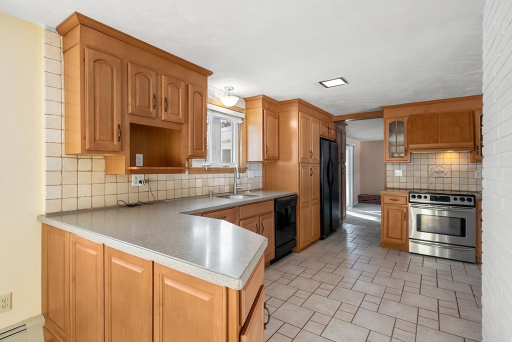 15 Alida Road Braintree, MA 02184 - Photo 7 of 25