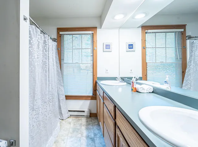 a view of entryway and hall