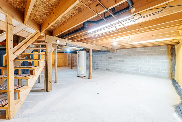 a view of a storage & utility room