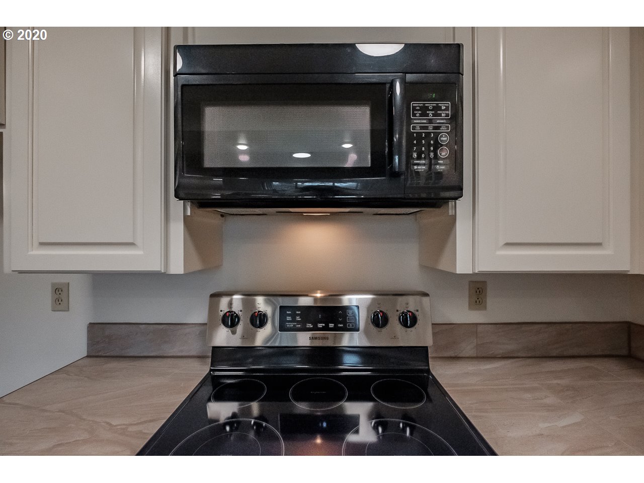 30484 Ty Valley Road Lebanon, OR 97355 - Photo 5 of 32 Gallery Image 5