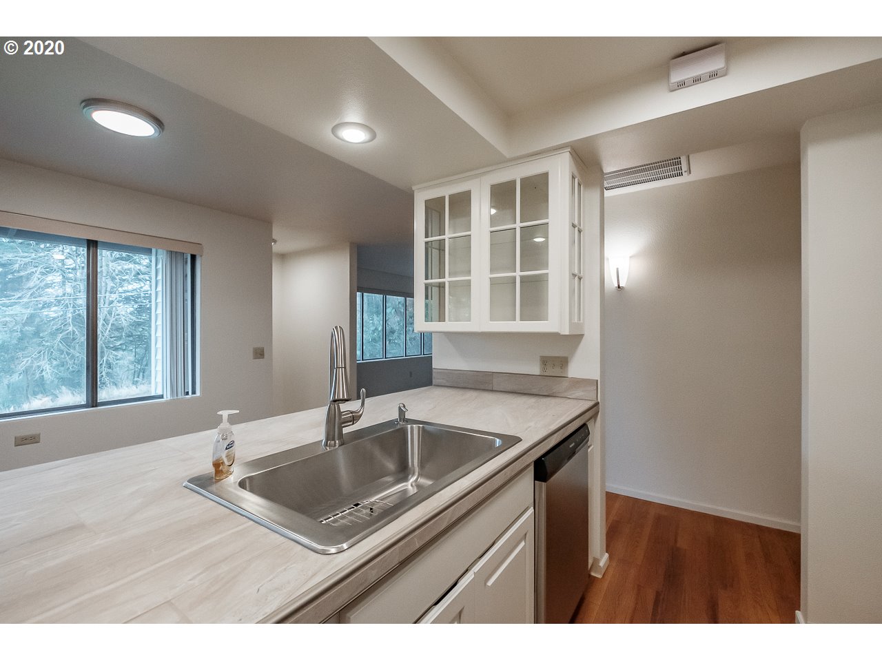 30484 Ty Valley Road Lebanon, OR 97355 - Photo 6 of 32 Gallery Image 6