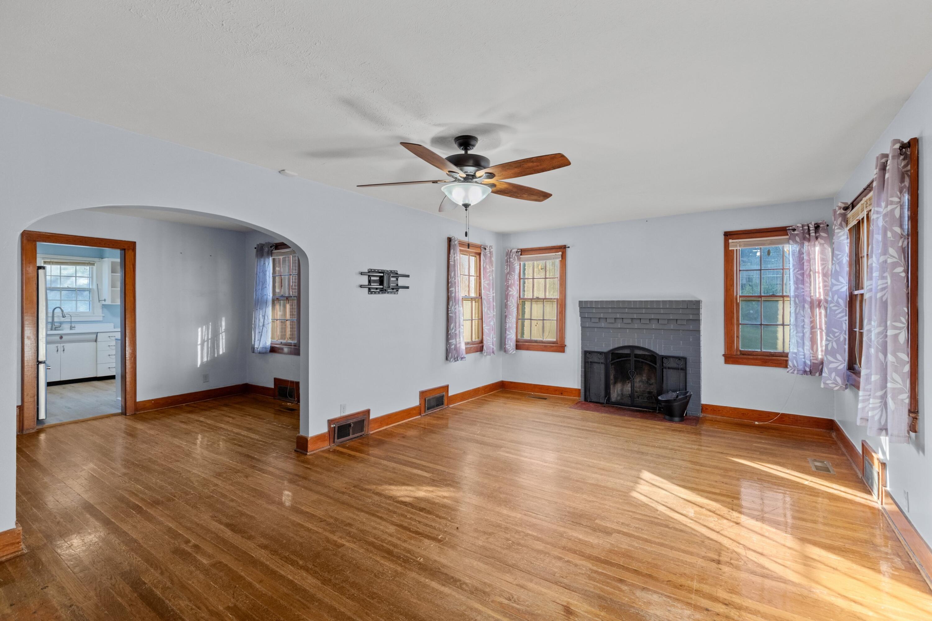 1575 Thompson Creek Road Morristown, TN 37813 - Photo 8 of 57 Thompson Creek RD