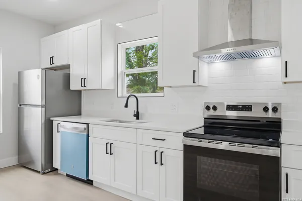 $1,200 | 1225 Burnet Street, Unit 102, San Antonio, TX 78202