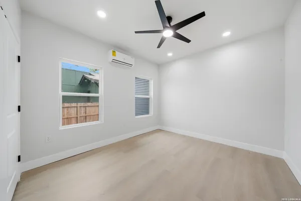 $1,200 | 1225 Burnet Street, Unit 102, San Antonio, TX 78202