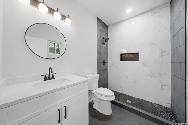 $1,200 | 1225 Burnet Street, Unit 102, San Antonio, TX 78202