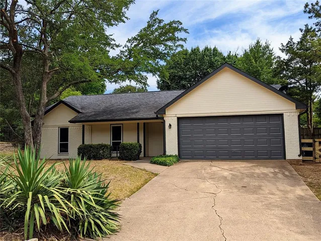 $2,375 | 104 Brookdale Drive, Highland Village, TX 75077