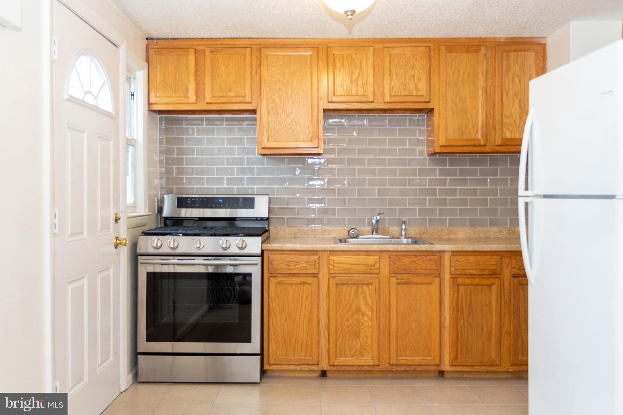 7383 Edsworth Road Baltimore, MD 21222 - Photo 5 of 22 Kitchen