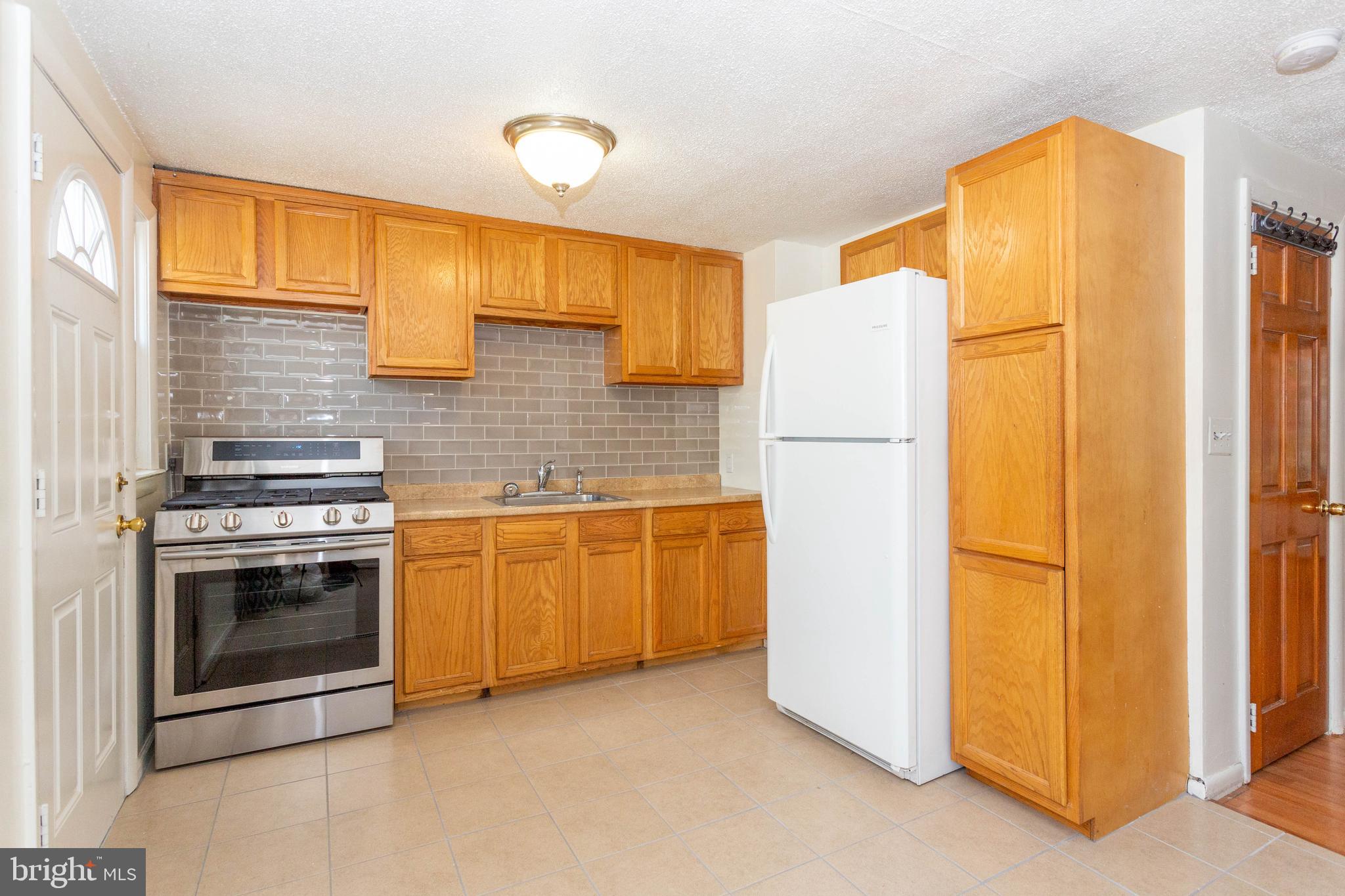 7383 Edsworth Road Baltimore, MD 21222 - Photo 6 of 22