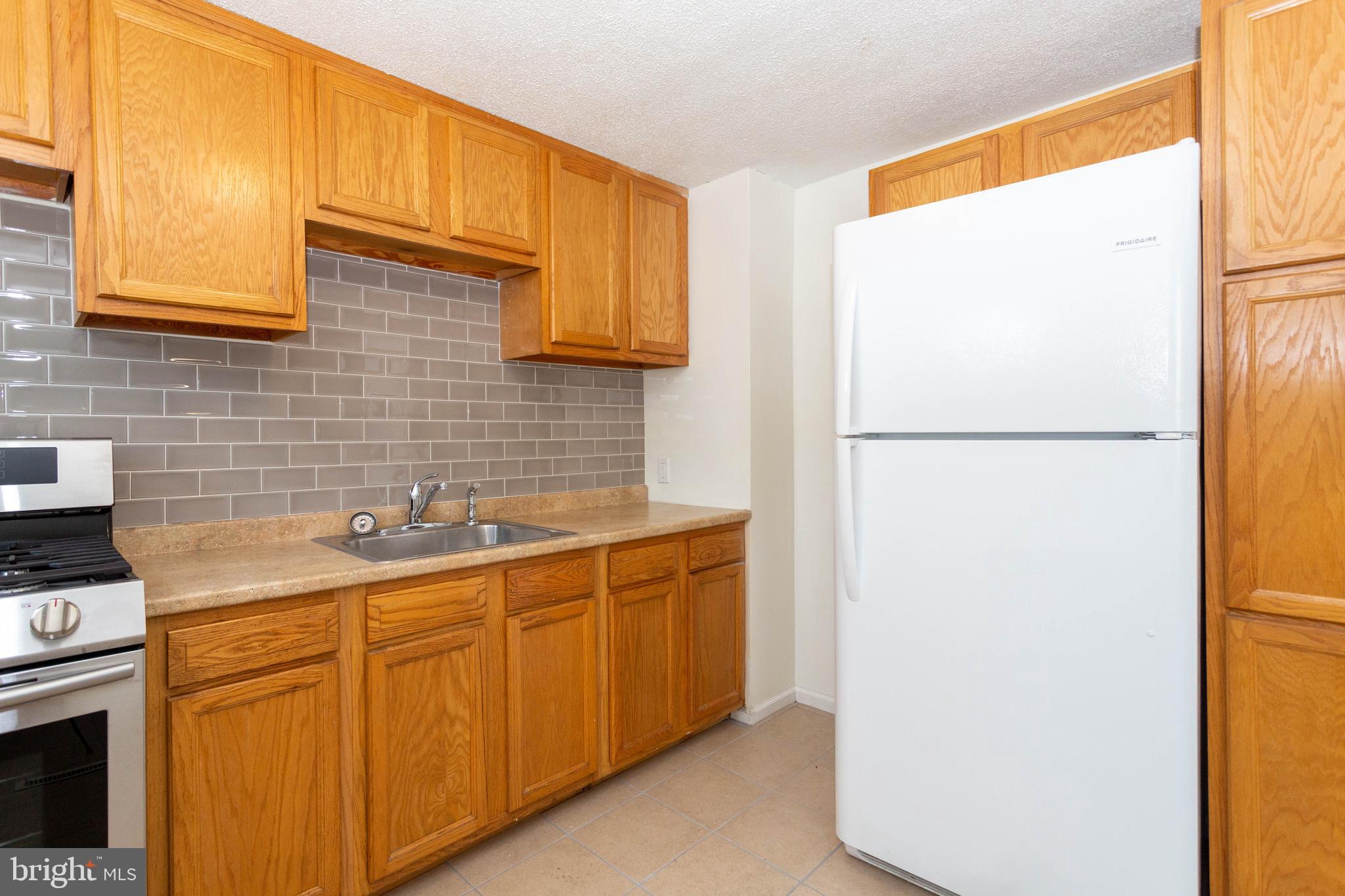 7383 Edsworth Road Baltimore, MD 21222 - Photo 7 of 22