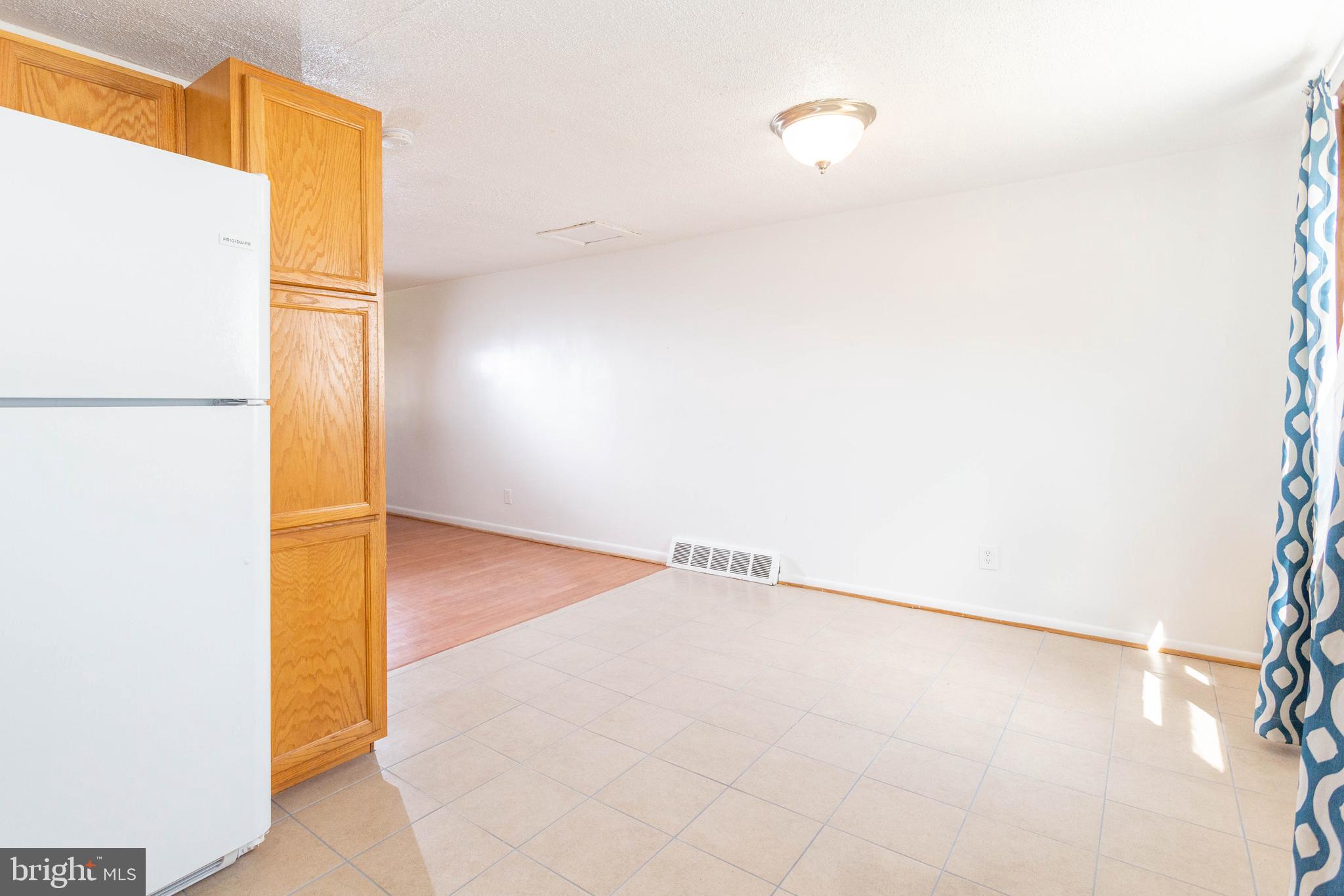 7383 Edsworth Road Baltimore, MD 21222 - Photo 8 of 22 Dining area