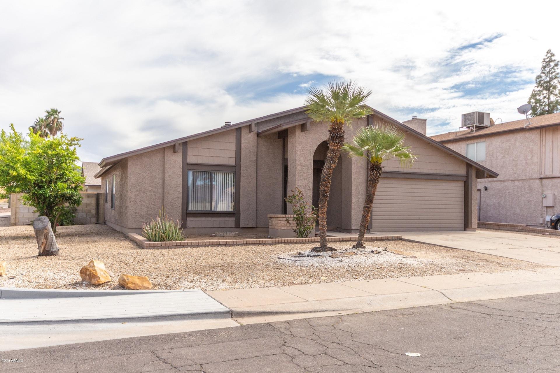 1729 East Apollo Road Phoenix, AZ 85042 - Photo 4 of 26 0004-Apollo (4)
