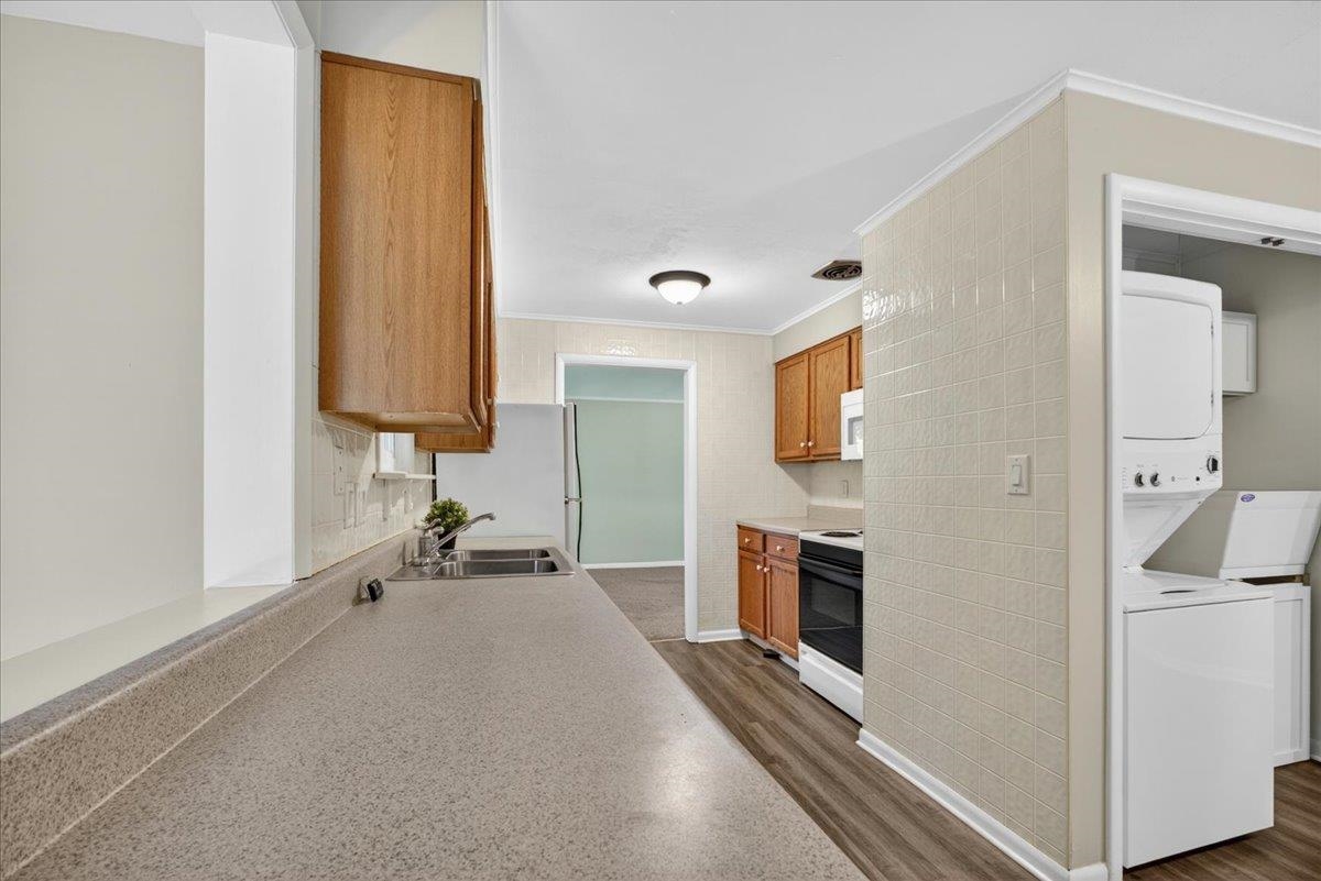 3735 Highcrest Road Rockford, IL 61107 - Photo 11 of 31