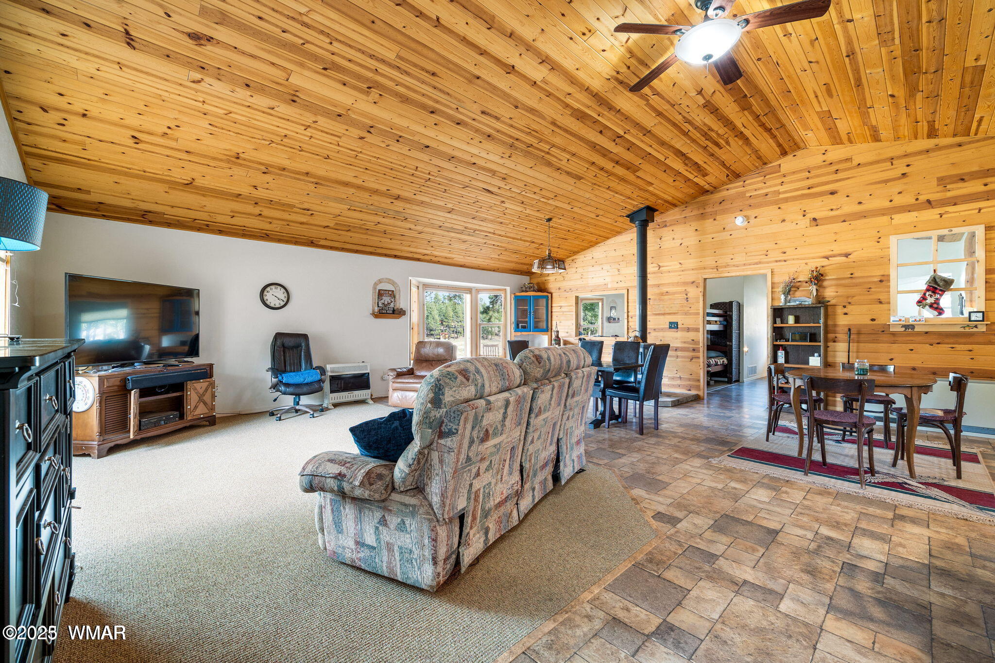 2 N2261 Alpine, AZ 85920 - Photo 11 of 33 family room