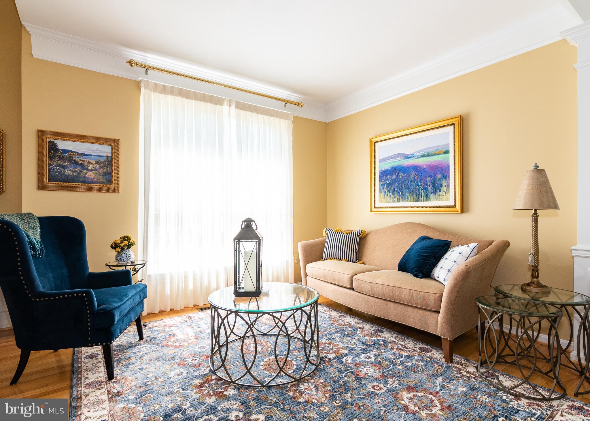 11233 Country Club Road New Market, MD 21774 - Photo 4 of 36 Living Room