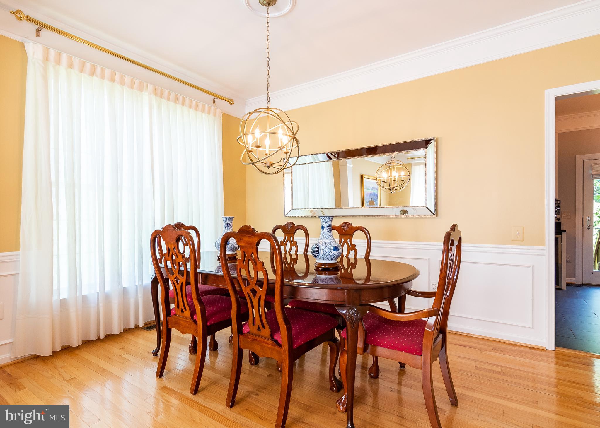 11233 Country Club Road New Market, MD 21774 - Photo 6 of 36 Dining Area