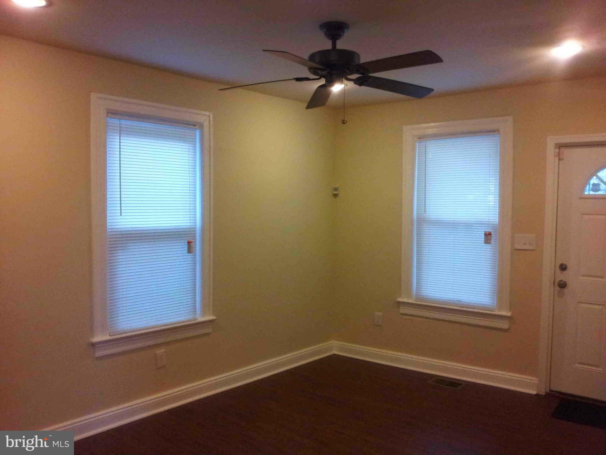 4731 Sheriff Road Northeast Washington, DC 20019 - Photo 4 of 30 Living Room