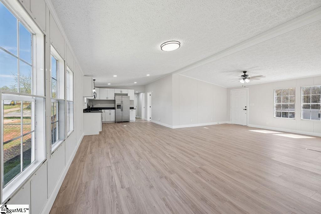 706 Sapphire Court Inman, SC 29349 - Photo 5 of 24