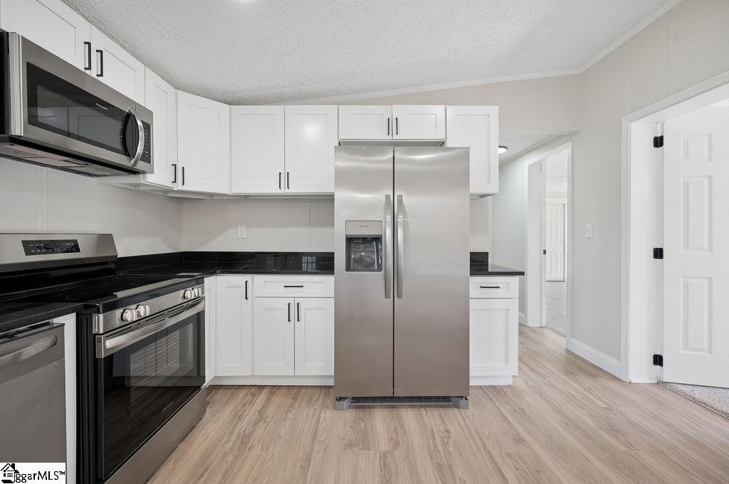 706 Sapphire Court Inman, SC 29349 - Photo 8 of 24