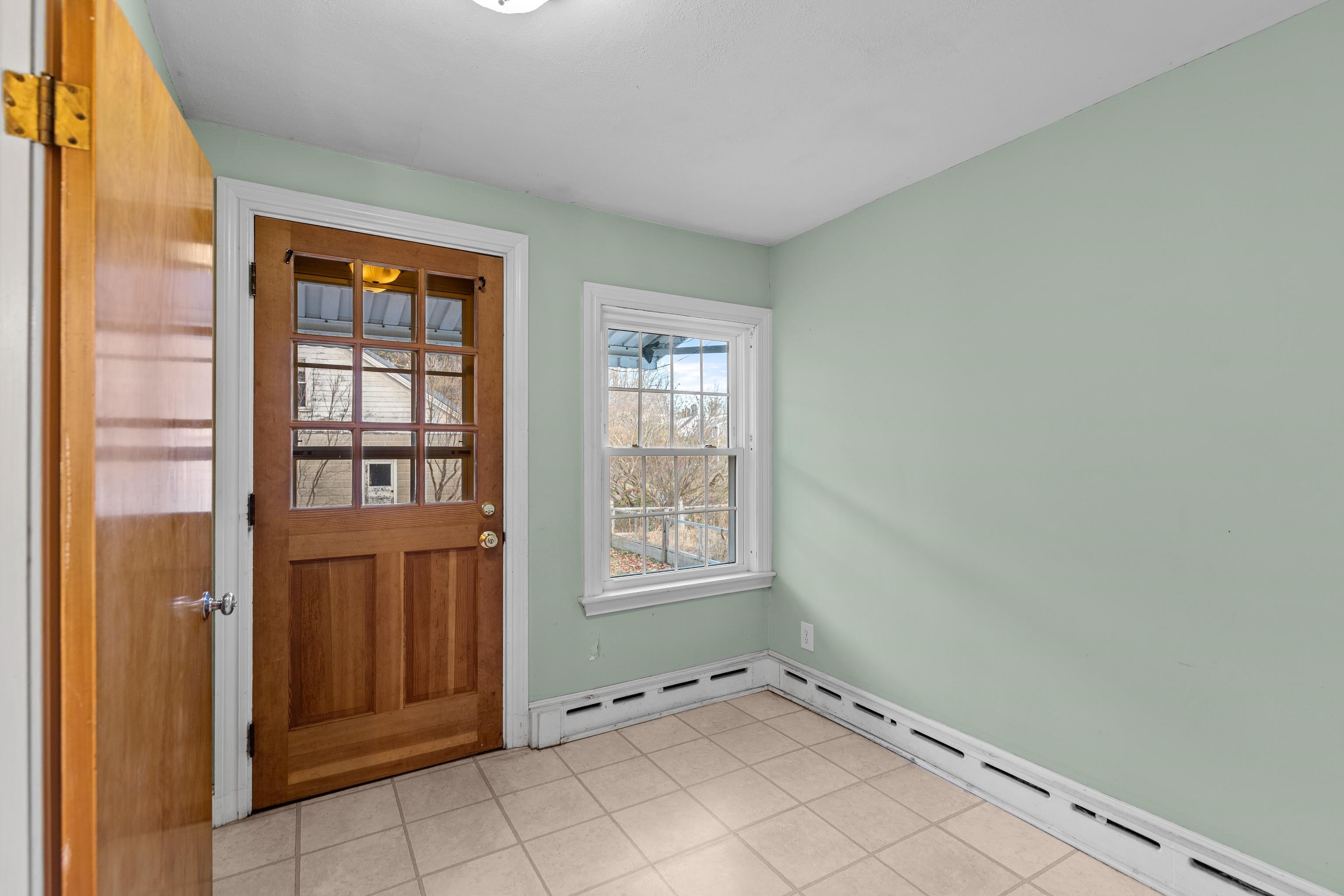 2 Garden Street Somersworth, NH 03878 - Photo 7 of 40