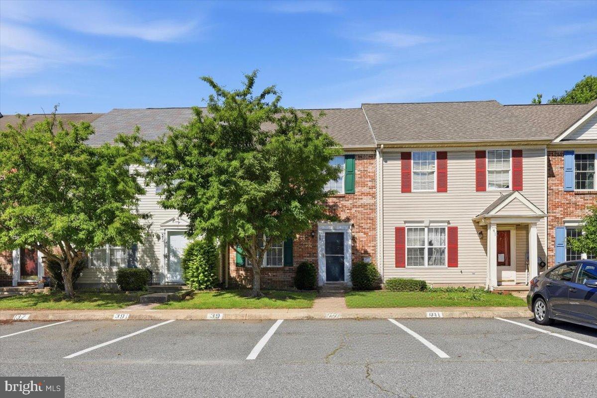 39 Chartwell Court Perryville, MD 21903 - Photo 3 of 37 2 designated parking spaces