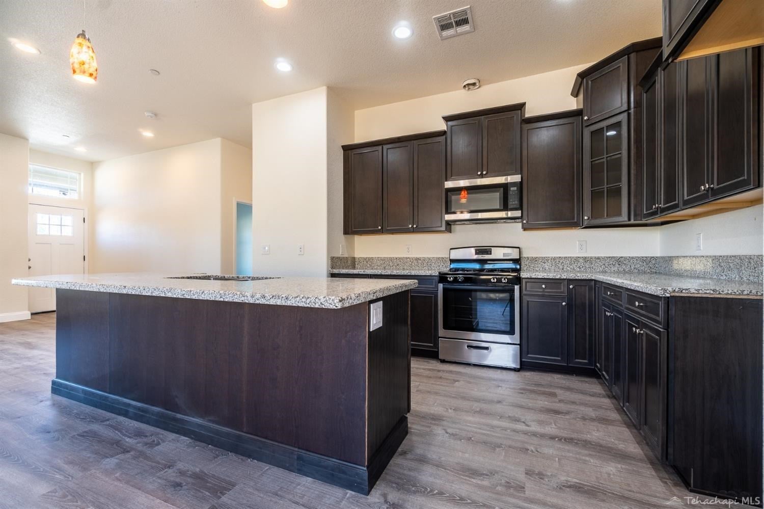 22409 Mariposa Road Tehachapi, CA 93561 - Photo 6 of 21 Gallery Image 6