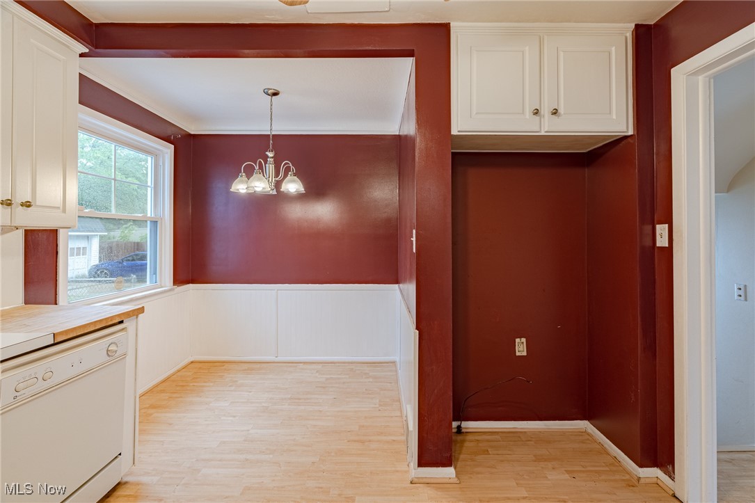 4092 Charlton Road Cleveland, OH 44121 - Photo 10 of 33 Gallery Image 10