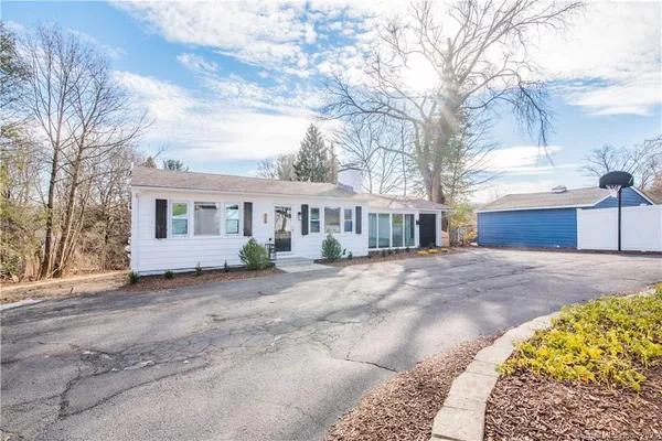 $350,000 | 365 Woodbury Road, Watertown, CT 06795