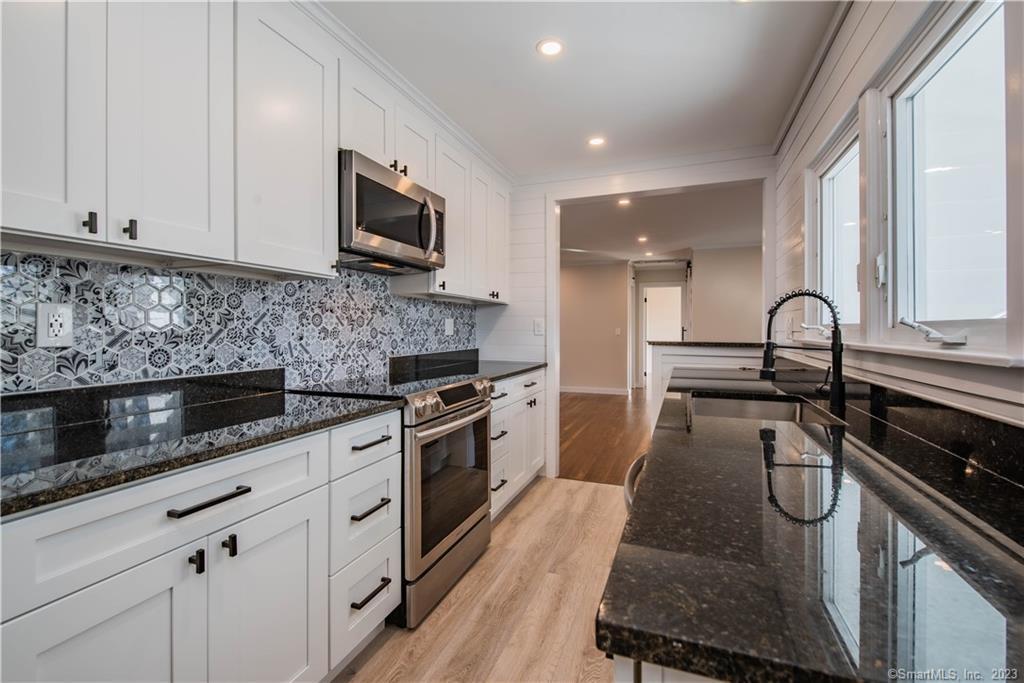 365 Woodbury Road Watertown, CT 06795 - Photo 11 of 29