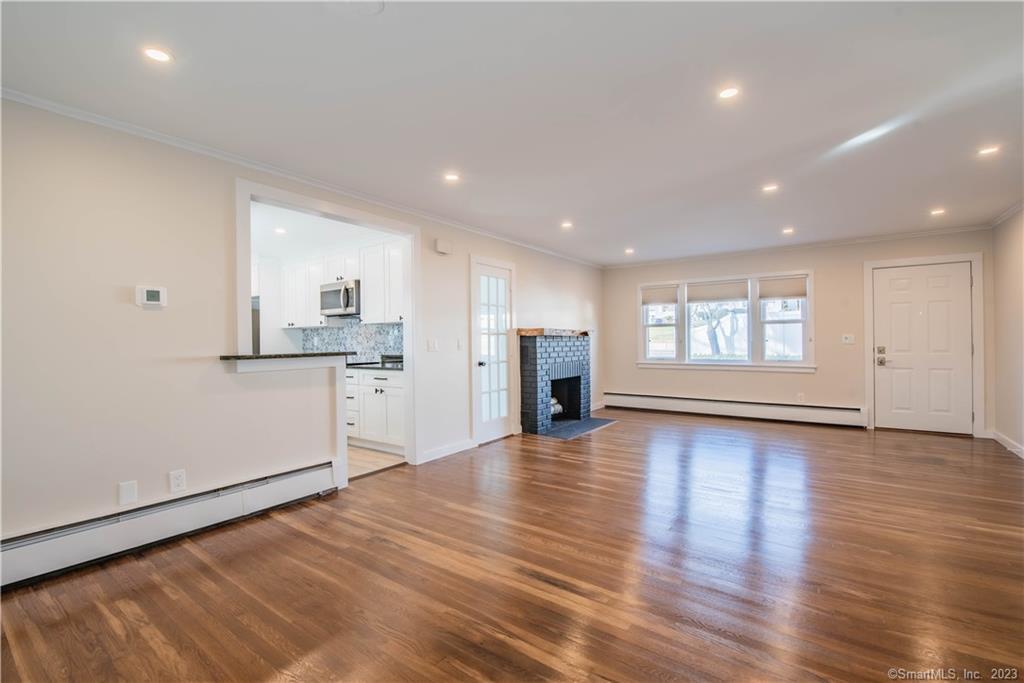 365 Woodbury Road Watertown, CT 06795 - Photo 8 of 29