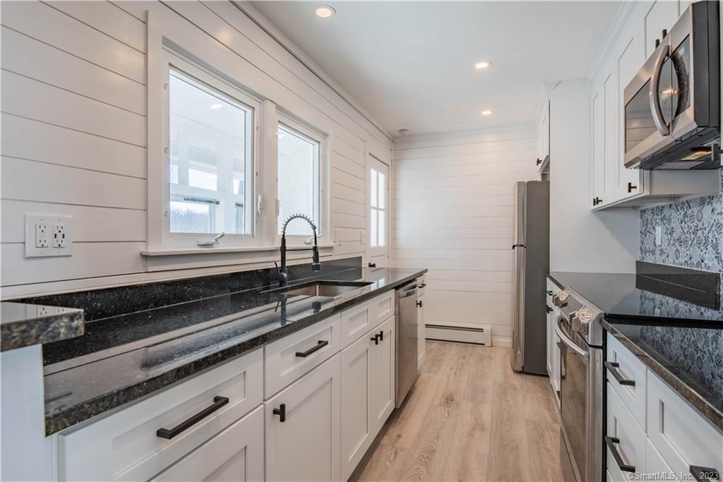 365 Woodbury Road Watertown, CT 06795 - Photo 10 of 29