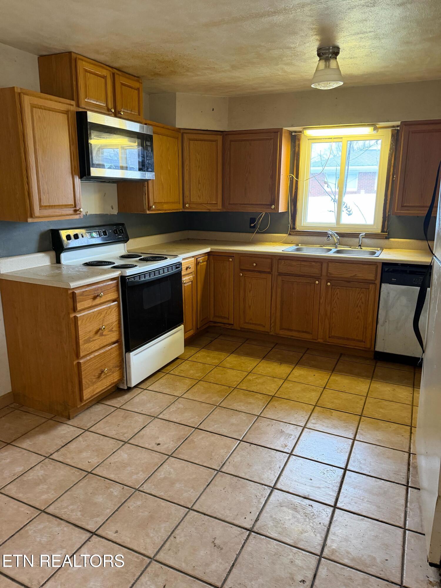 1337 McArthur Road Maryville, TN 37804 - Photo 3 of 15 IMG_9966