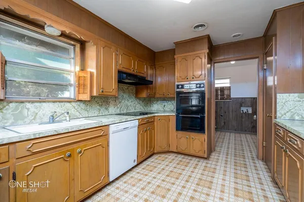 $2,000 | 509 South 8th Street, Merkel, TX 79536