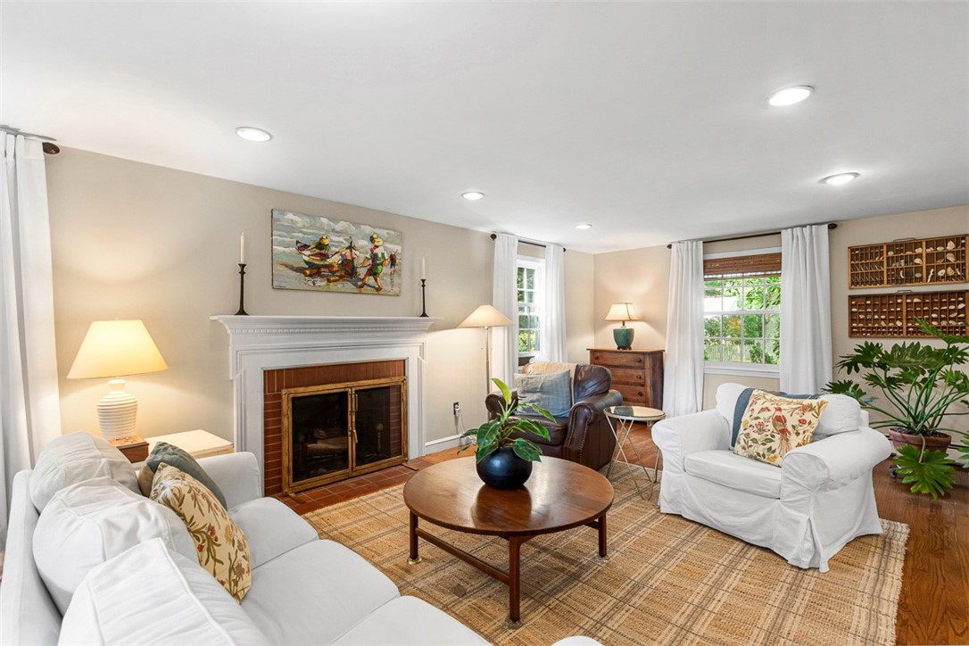 20 Terrace Drive Barrington, RI 02806 - Photo 5 of 47